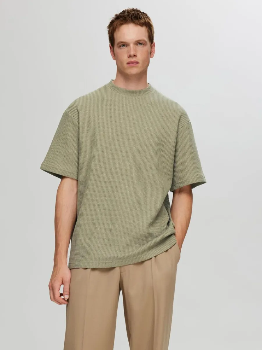 avslappnad_passform_vffla_0-1.webp SELECTED AVSLAPPNAD PASSFORM VÅFFLAD T-SHIRT Green Cheap