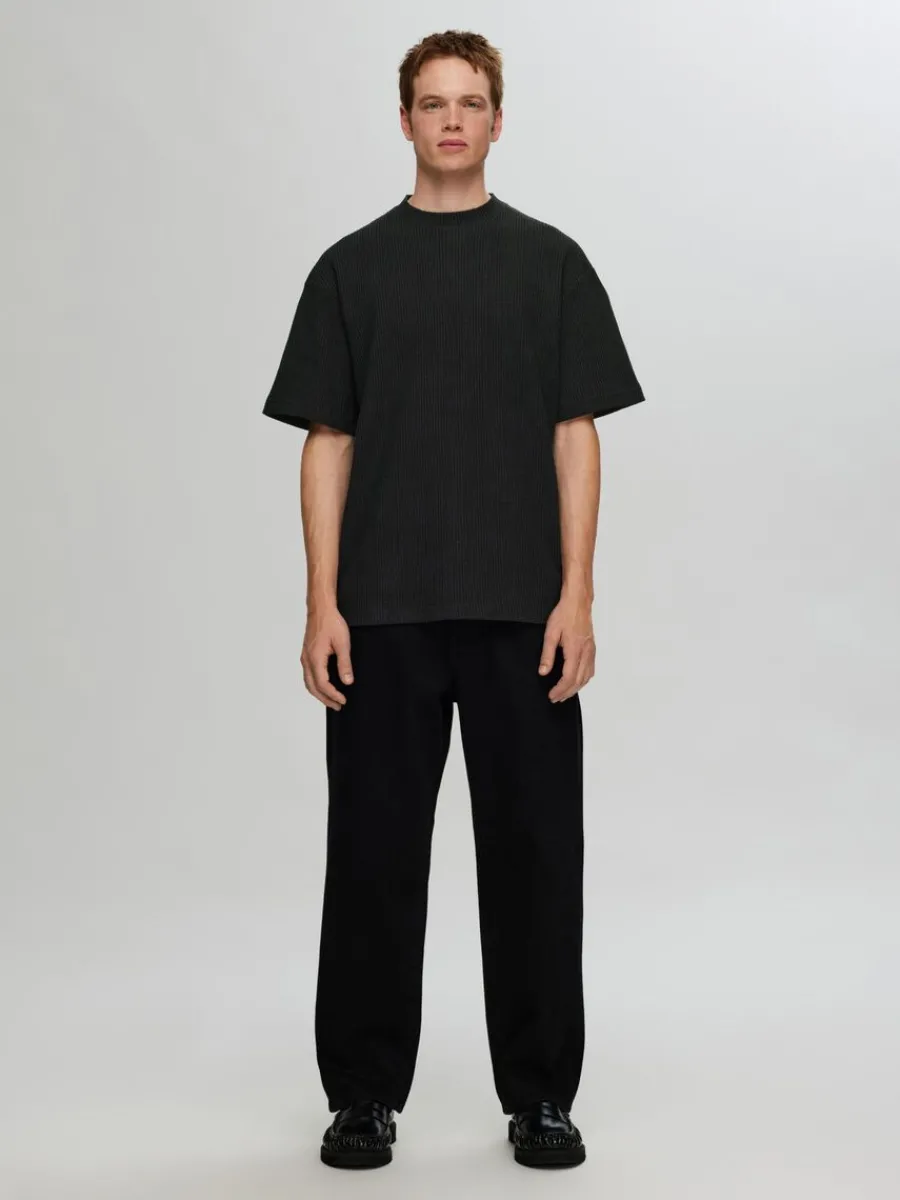 avslappnad_passform_vffla_1.webp SELECTED AVSLAPPNAD PASSFORM VÅFFLAD T-SHIRT Black Clearance