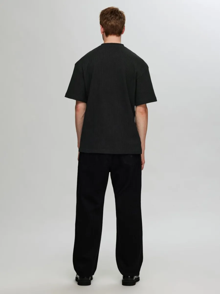 avslappnad_passform_vffla_4.webp SELECTED AVSLAPPNAD PASSFORM VÅFFLAD T-SHIRT Black Clearance