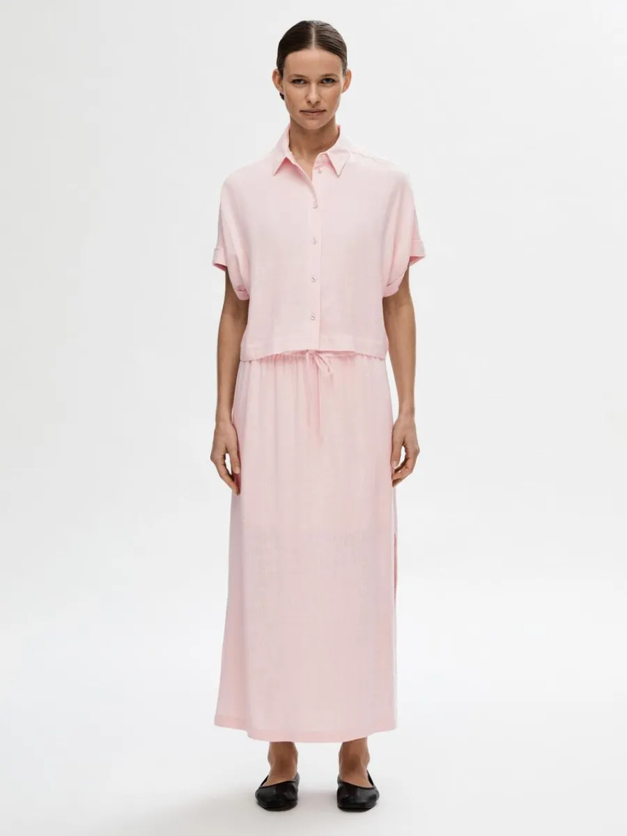 beskurna_kortrmad_skjorta_1-4.webp SELECTED BESKURNA KORTÄRMAD SKJORTA Pink Hot
