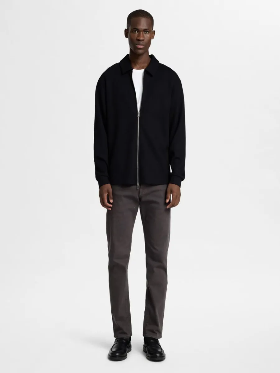 blixtlsfrsedd_kofta_1.webp SELECTED BLIXTLÅSFÖRSEDD KOFTA Black Best