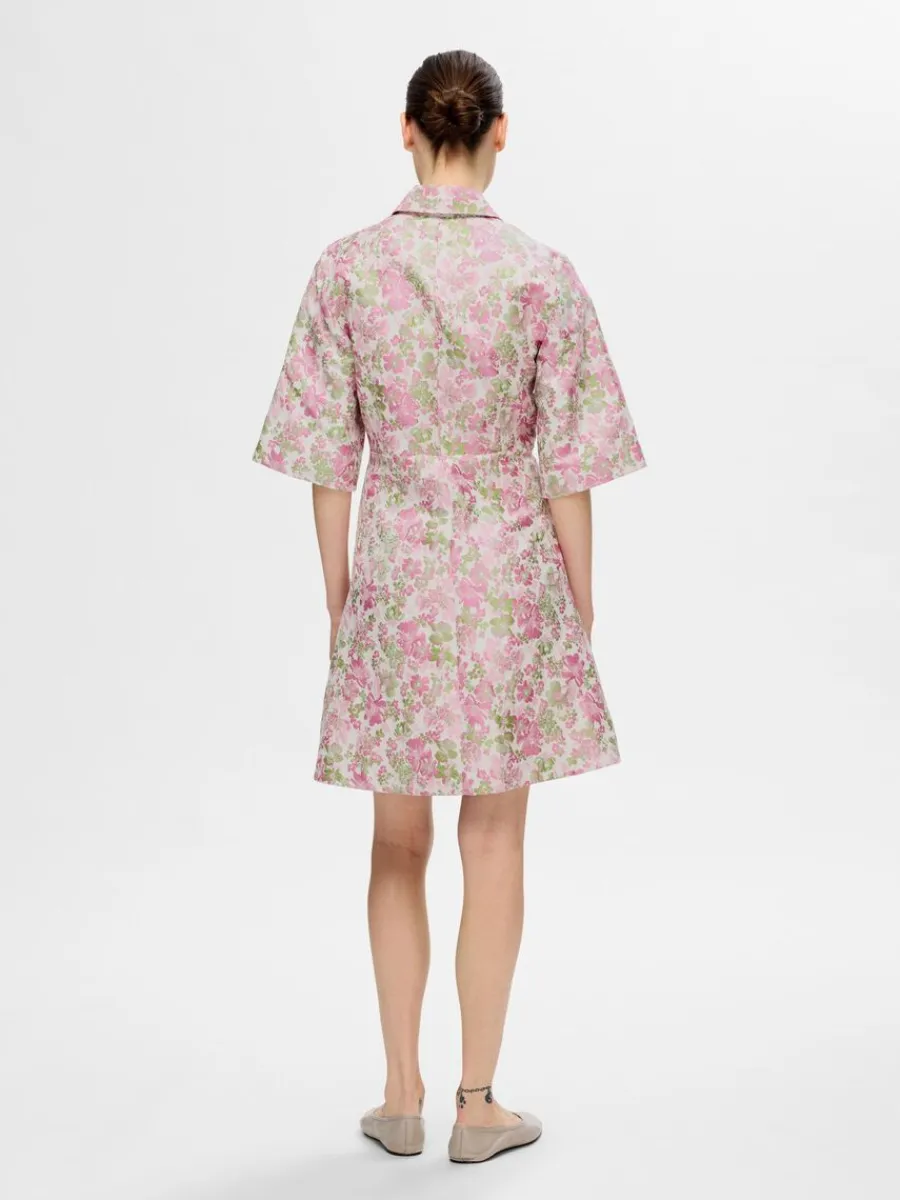 blommig_jacquard_kort_kln_4-1.webp SELECTED BLOMMIG JACQUARD KORT KLÄNNING Coloured Best Sale