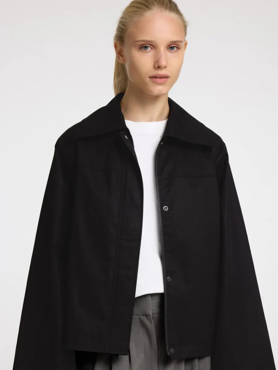 bomull_kort_jacka_3.webp SELECTED 100% BOMULL KORT JACKA Black Store