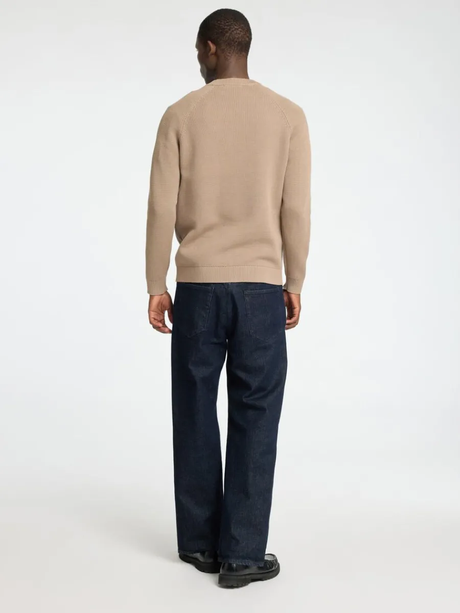 bomull_rundringad_trja_5-3.webp SELECTED 100% BOMULL RUNDRINGAD TRÖJA Beige Sale