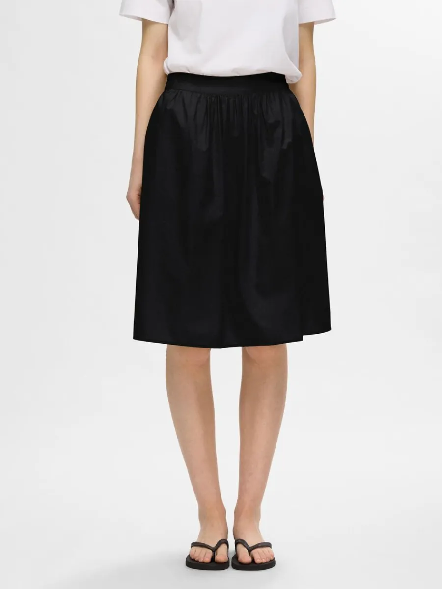 bomullssydd_midikjol_1-1.webp SELECTED BOMULLSSYDD MIDIKJOL Black Sale