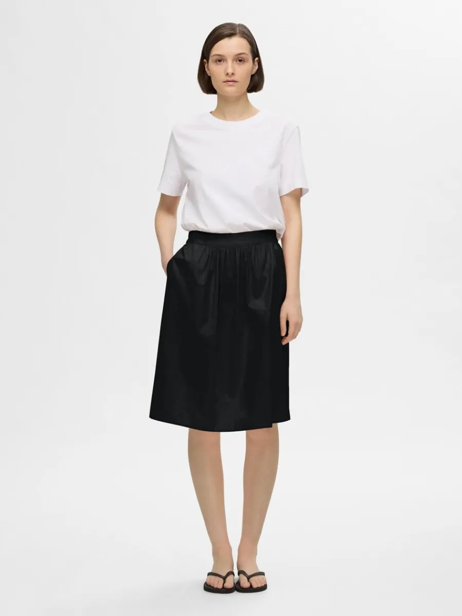 bomullssydd_midikjol_2-1.webp SELECTED BOMULLSSYDD MIDIKJOL Black Sale