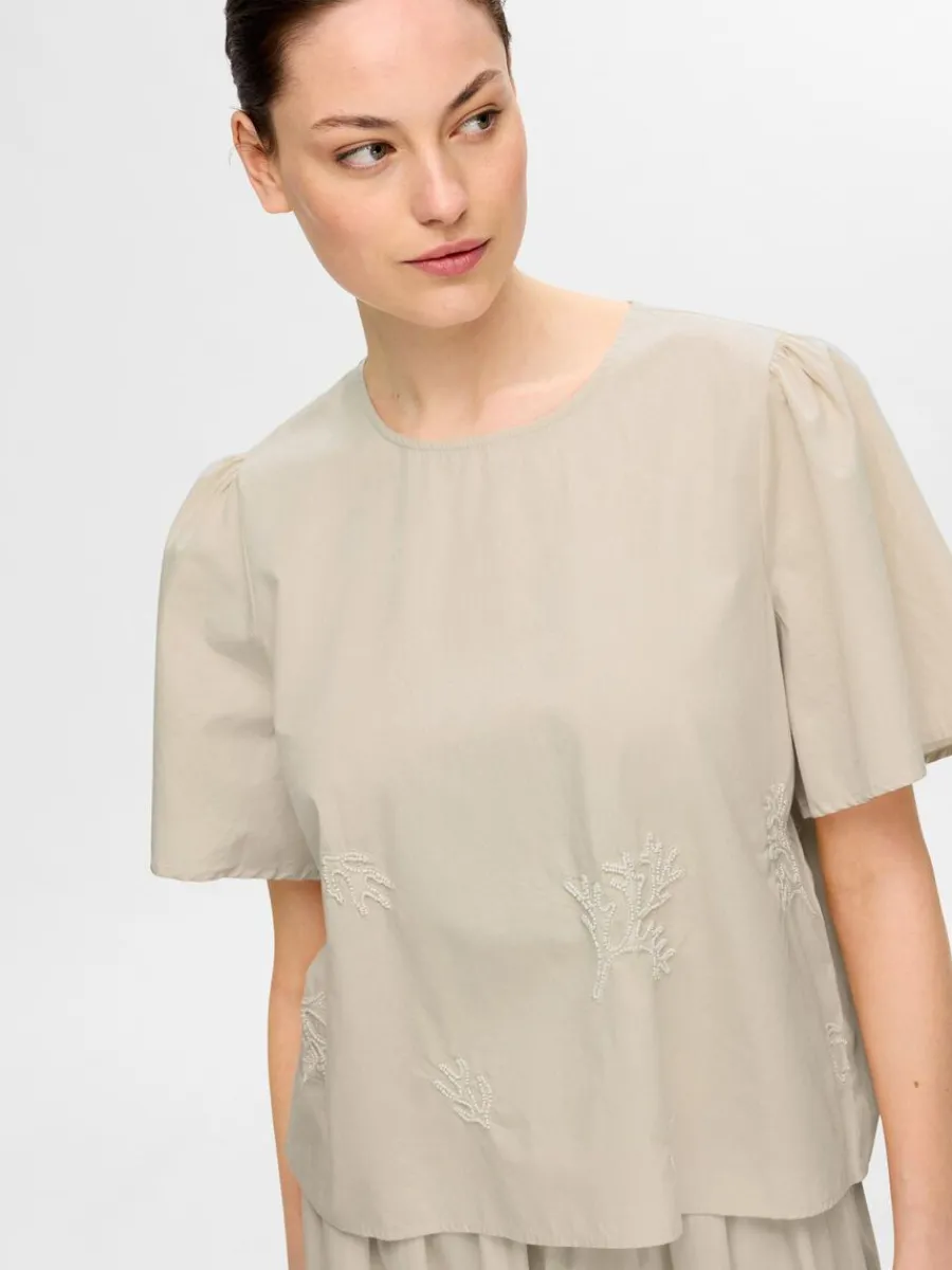 brodyrprydd_kortrmad_topp_2.webp SELECTED BRODYRPRYDD KORTÄRMAD TOPP Beige Discount