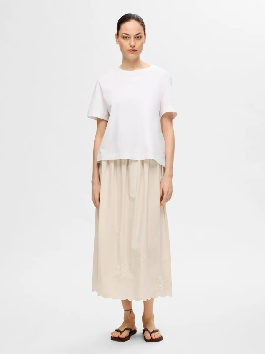 brodyrprydd_maxikjol_2.webp SELECTED BRODYRPRYDD MAXIKJOL Beige Hot