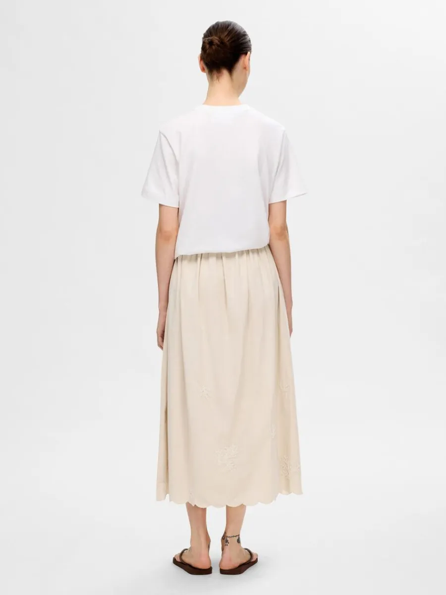 brodyrprydd_maxikjol_5.webp SELECTED BRODYRPRYDD MAXIKJOL Beige Hot