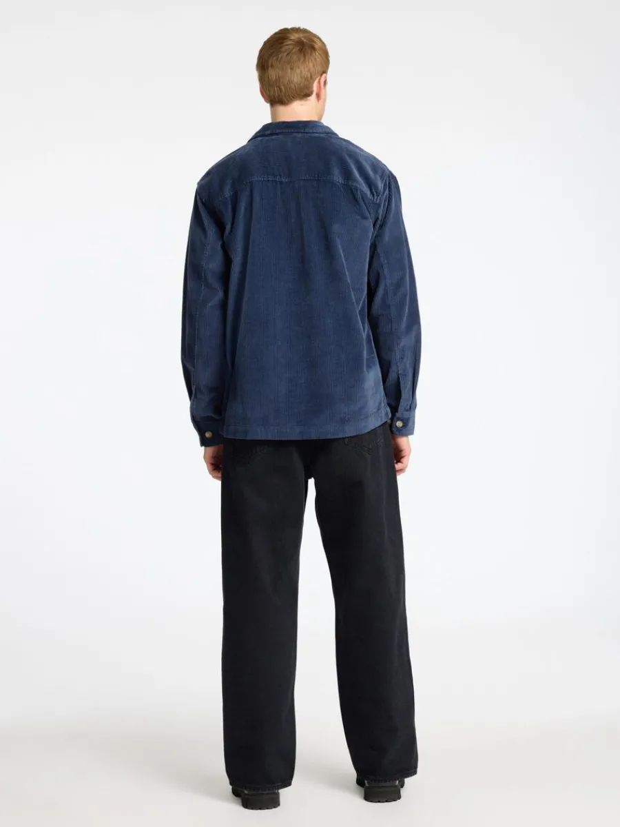 corduroy_verskjorta_1.webp SELECTED CORDUROY ÖVERSKJORTA Blue Store