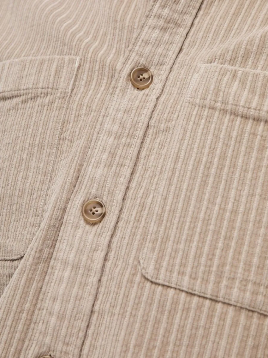corduroy_verskjorta_5-3.webp SELECTED CORDUROY ÖVERSKJORTA Beige Shop