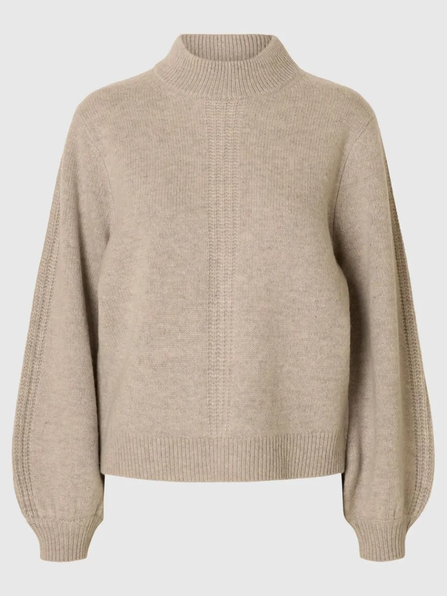 detaljerad_trja_med_hg_ha_0.webp SELECTED DETALJERAD TRÖJA MED HÖG HALS Beige Sale