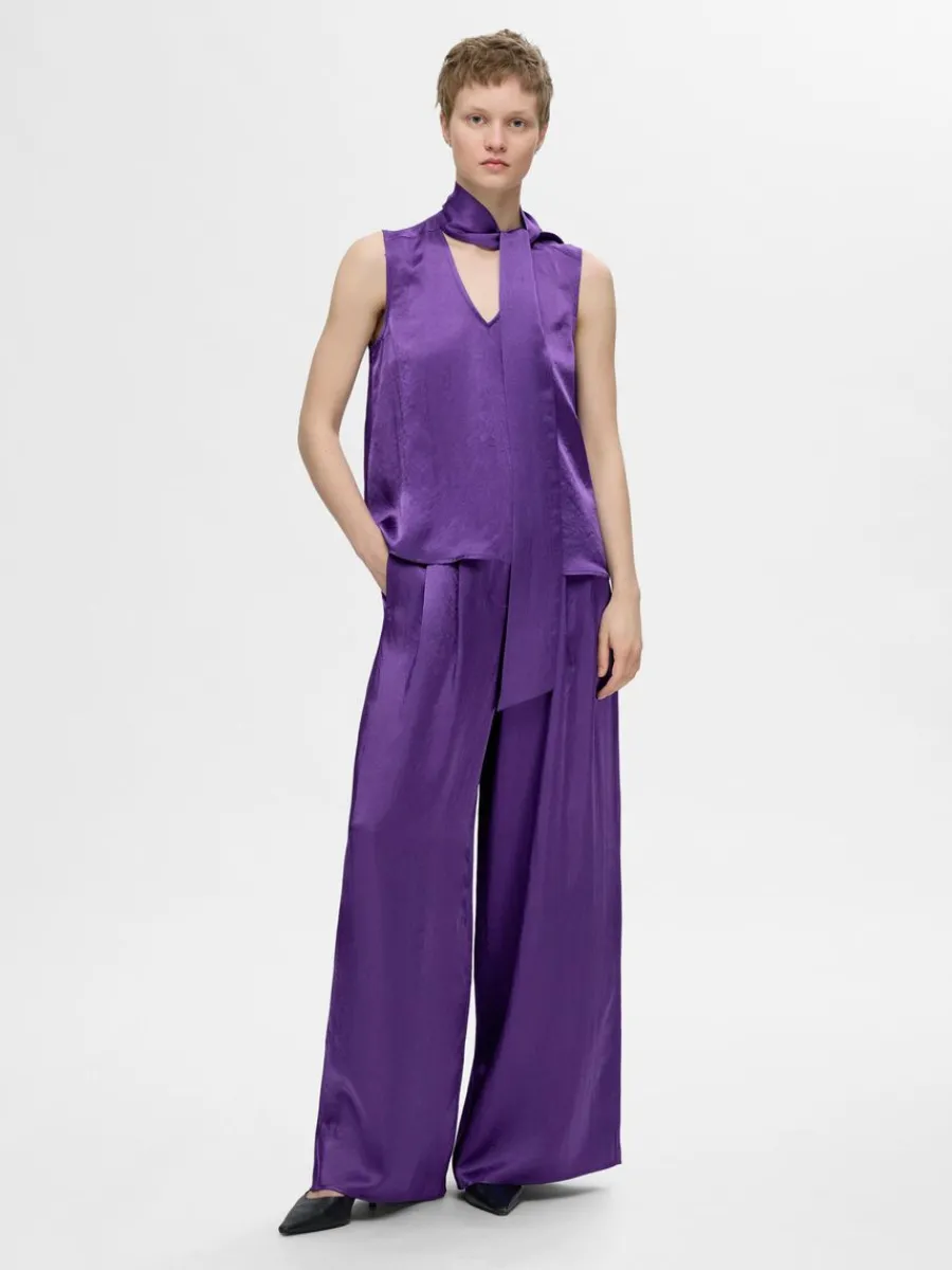 extra_vida_satinbyxor_1.webp SELECTED EXTRA VIDA SATINBYXOR Purple Clearance