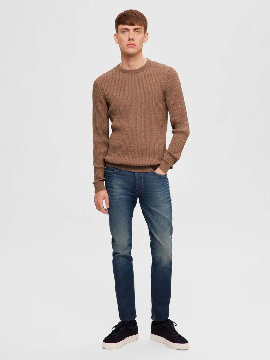 fltstickning_trja_1-16.webp SELECTED FLÄTSTICKNING TRÖJA Brown Shop