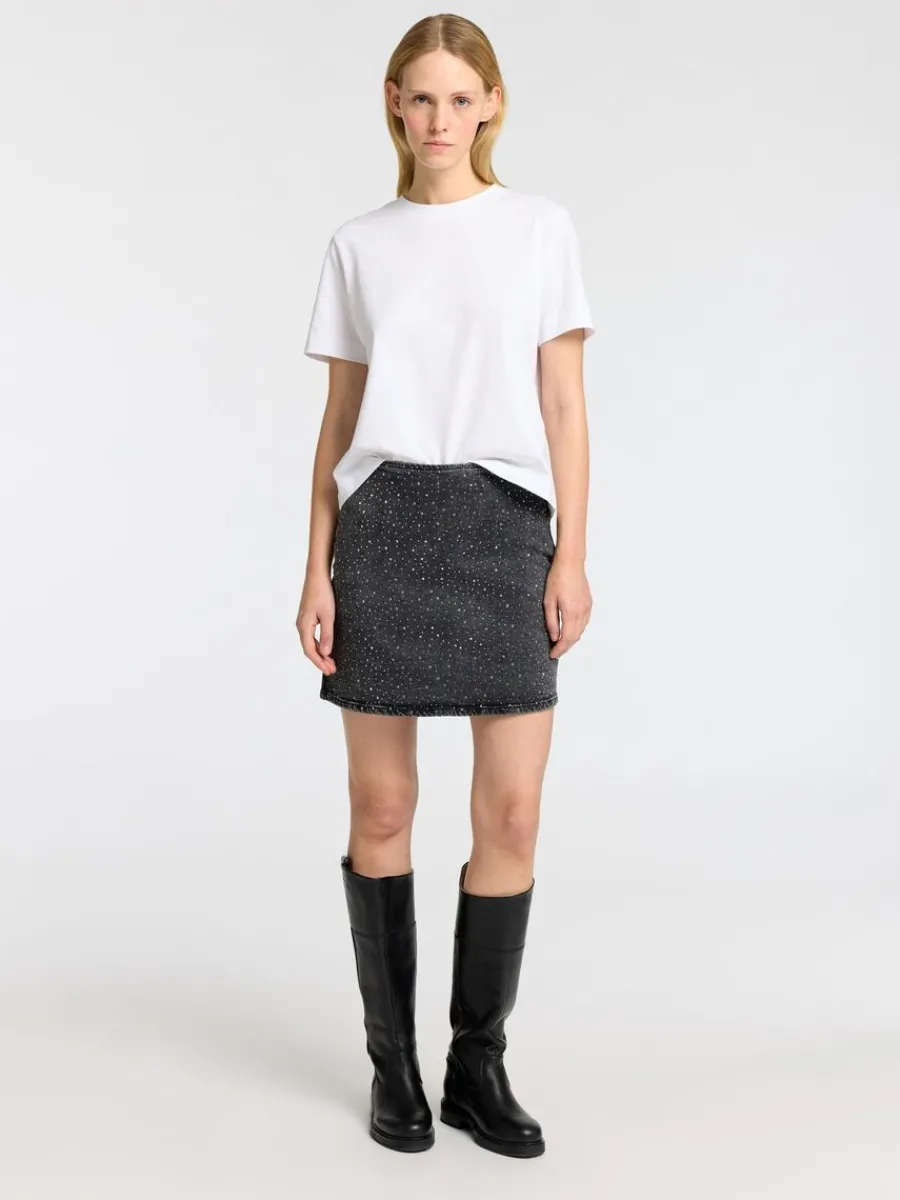glansig_jeanskjol_2.webp SELECTED GLANSIG JEANSKJOL Black Fashion