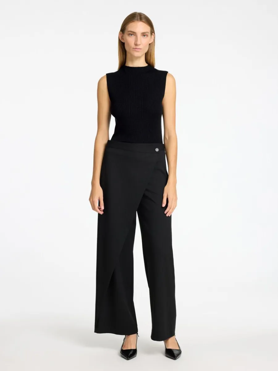 glitter_rmls_topp_1-1.webp SELECTED GLITTER ÄRMLÖS TOPP Black Cheap