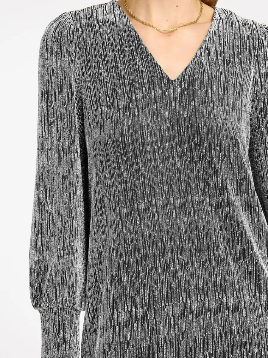 glittrigt_kort_klnning_3-1.webp SELECTED GLITTRIGT KORT KLÄNNING Black Sale