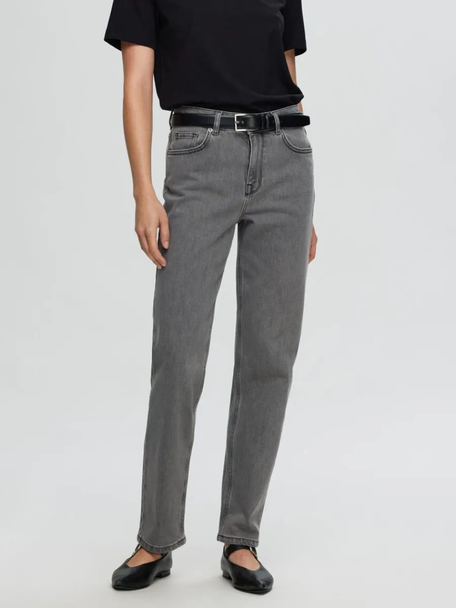 gr_straight_fitjeans_0.webp SELECTED GRÅ STRAIGHT FIT-JEANS Grey New