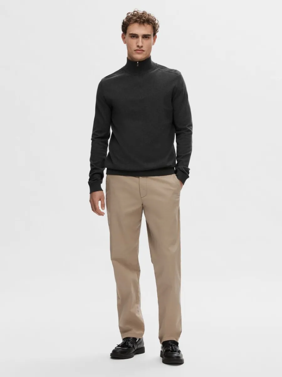 halvlngt_blixtls_stickad__1-2.webp SELECTED HALVLÅNGT BLIXTLÅS STICKAD TRÖJA Grey Store