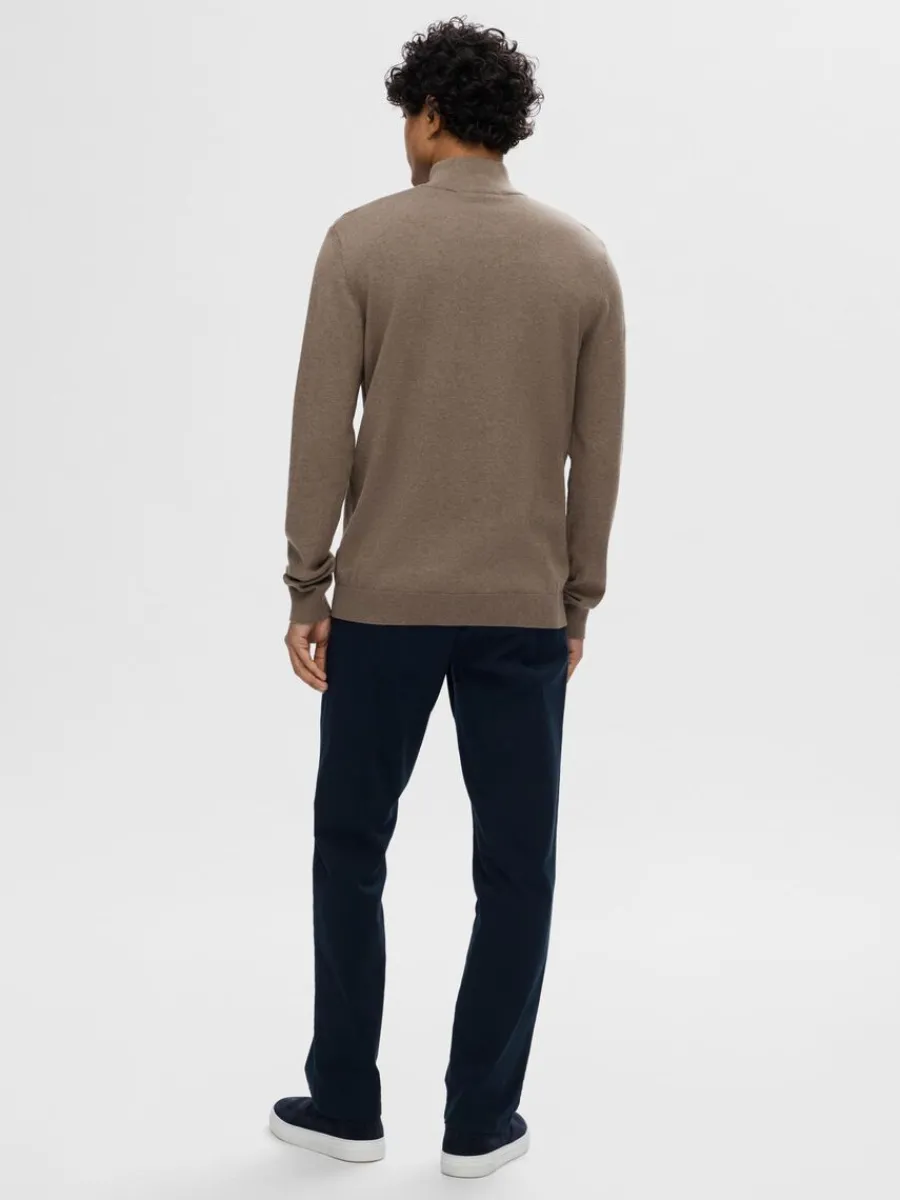 halvlngt_blixtls_stickad__5-5.webp SELECTED HALVLÅNGT BLIXTLÅS STICKAD TRÖJA Brown Discount