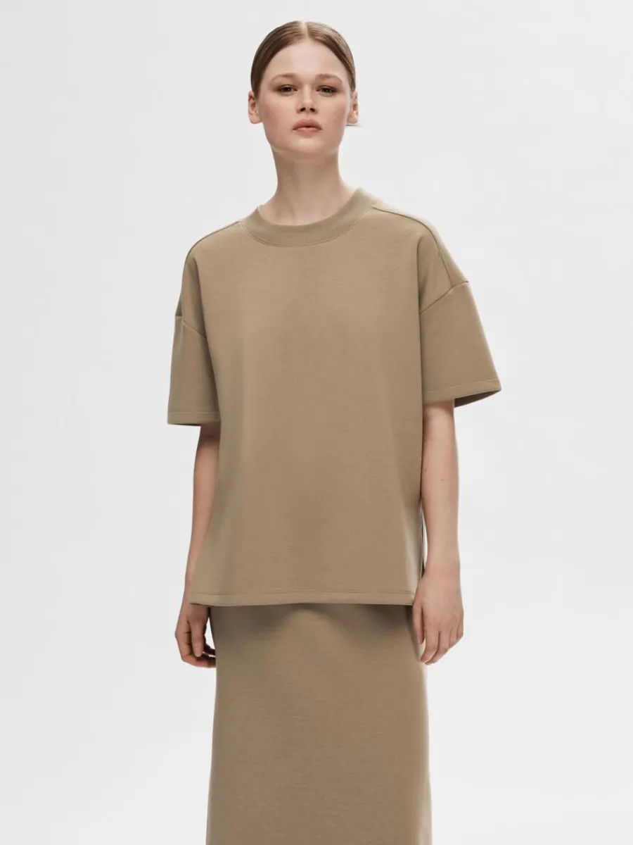 halvpolo_tshirt_0.webp SELECTED HALVPOLO T-SHIRT Brown Online