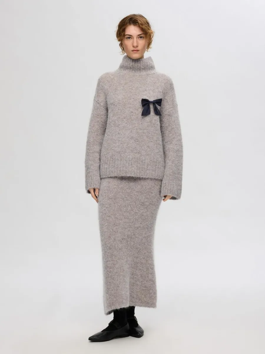 hg_hals_trja_1.webp SELECTED HÖG HALS TRÖJA Grey Discount
