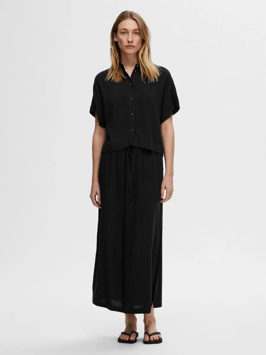 hg_midja_maxikjol_2-4.webp SELECTED HÖG MIDJA MAXIKJOL Black Sale