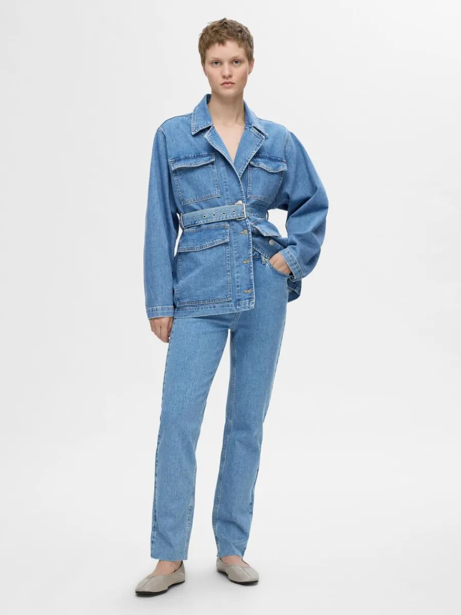 hg_midja_straight_fitjean_1.webp SELECTED HÖG MIDJA STRAIGHT FIT-JEANS Blue Clearance