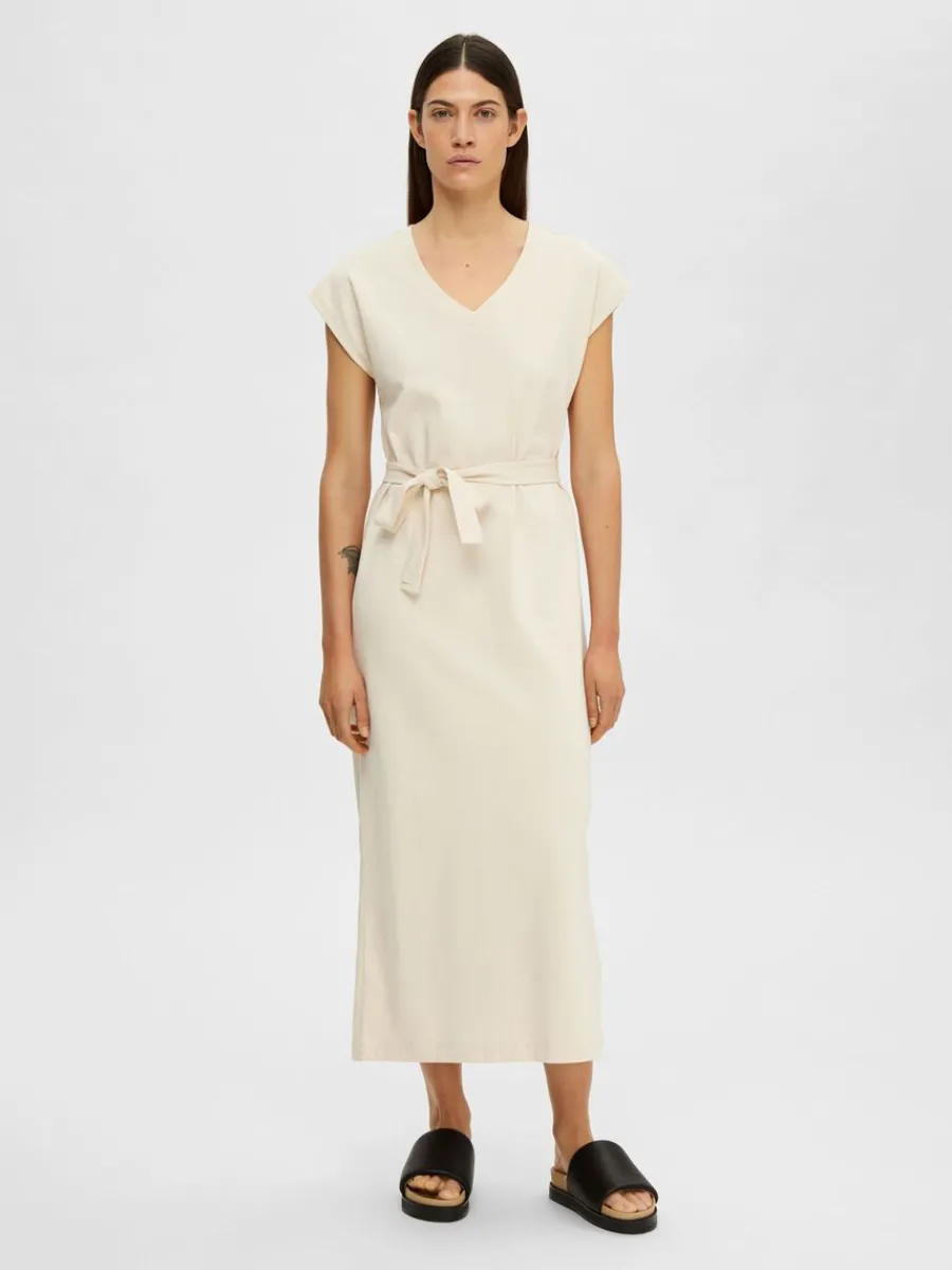 holkrm_midiklnning_1.webp SELECTED HOLKÄRM MIDIKLÄNNING Beige Clearance
