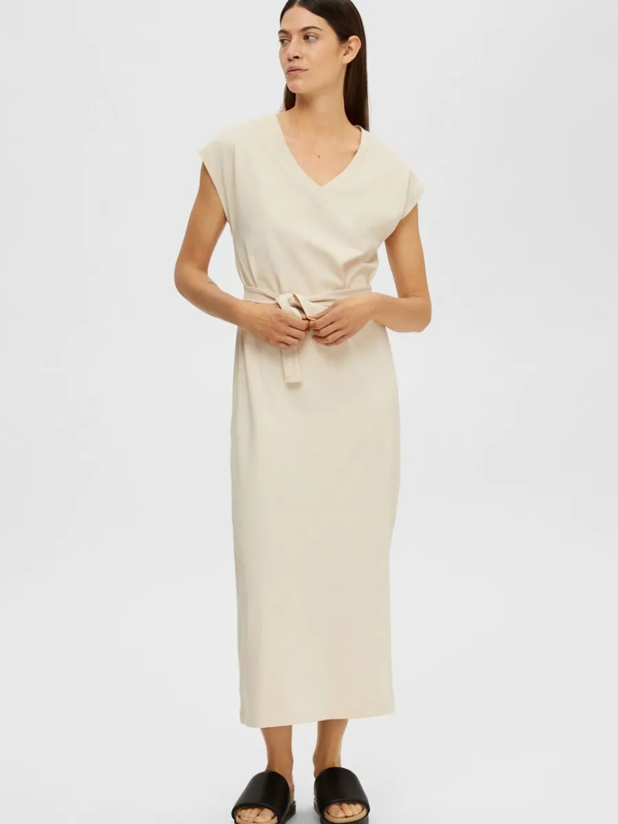 holkrm_midiklnning_2.webp SELECTED HOLKÄRM MIDIKLÄNNING Beige Clearance