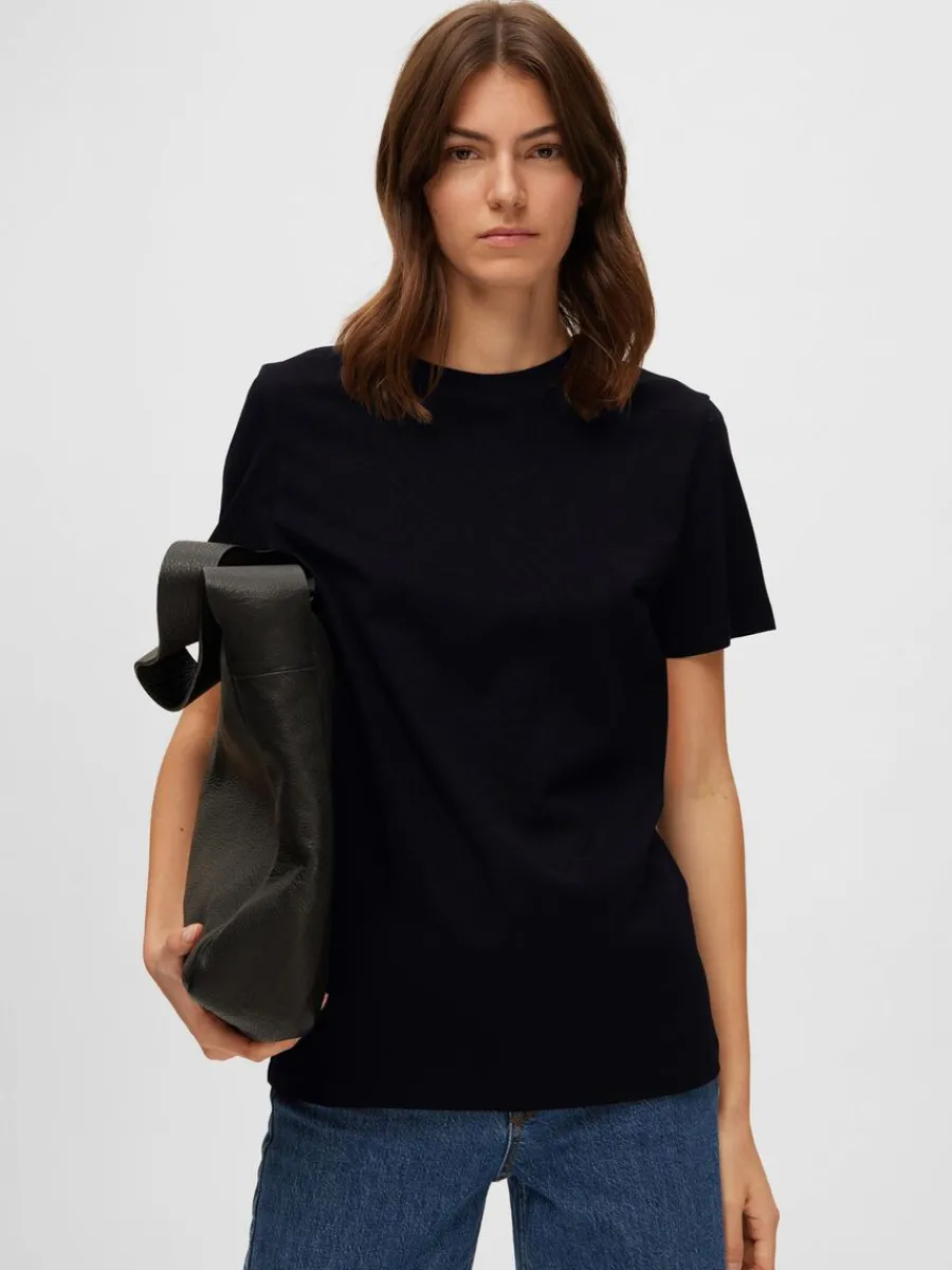 klassiska_tshirt_2-2.webp SELECTED KLASSISKA T-SHIRT Black Fashion