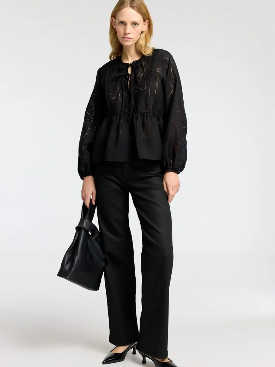 knytning_fram_lngrmad_blu_2.webp SELECTED KNYTNING FRAM LÅNGÄRMAD BLUS Black Sale