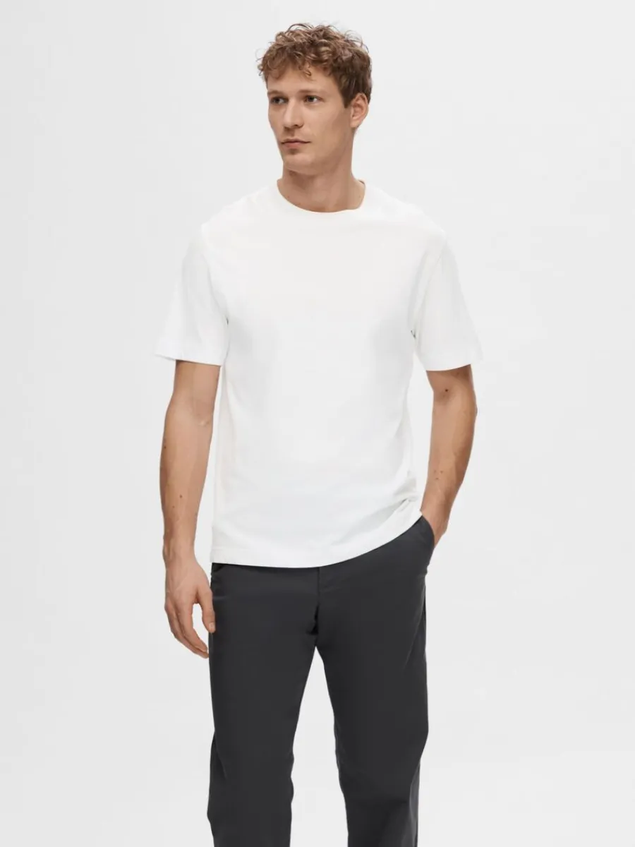 kortrmad_med_avslappnad_p_0-2.webp SELECTED KORTÄRMAD MED AVSLAPPNAD PASSFORM T-SHIRT White Flash Sale