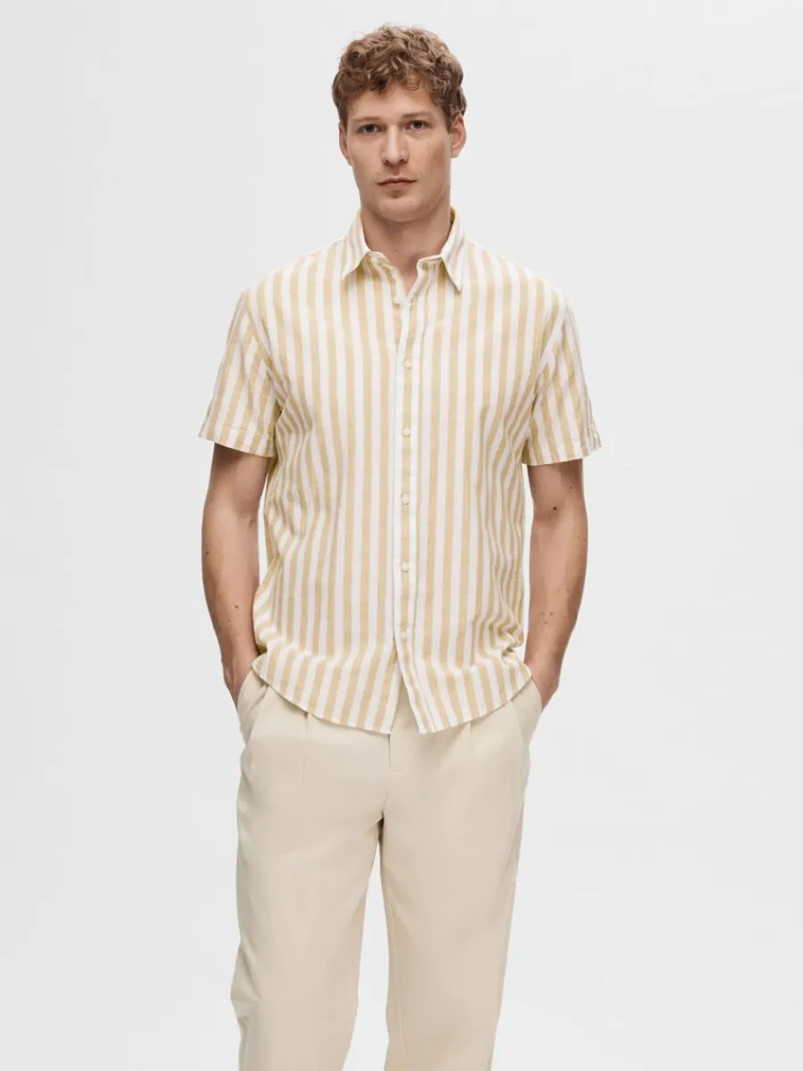kortrmad_skjorta_0.webp SELECTED KORTÄRMAD SKJORTA Beige Fashion