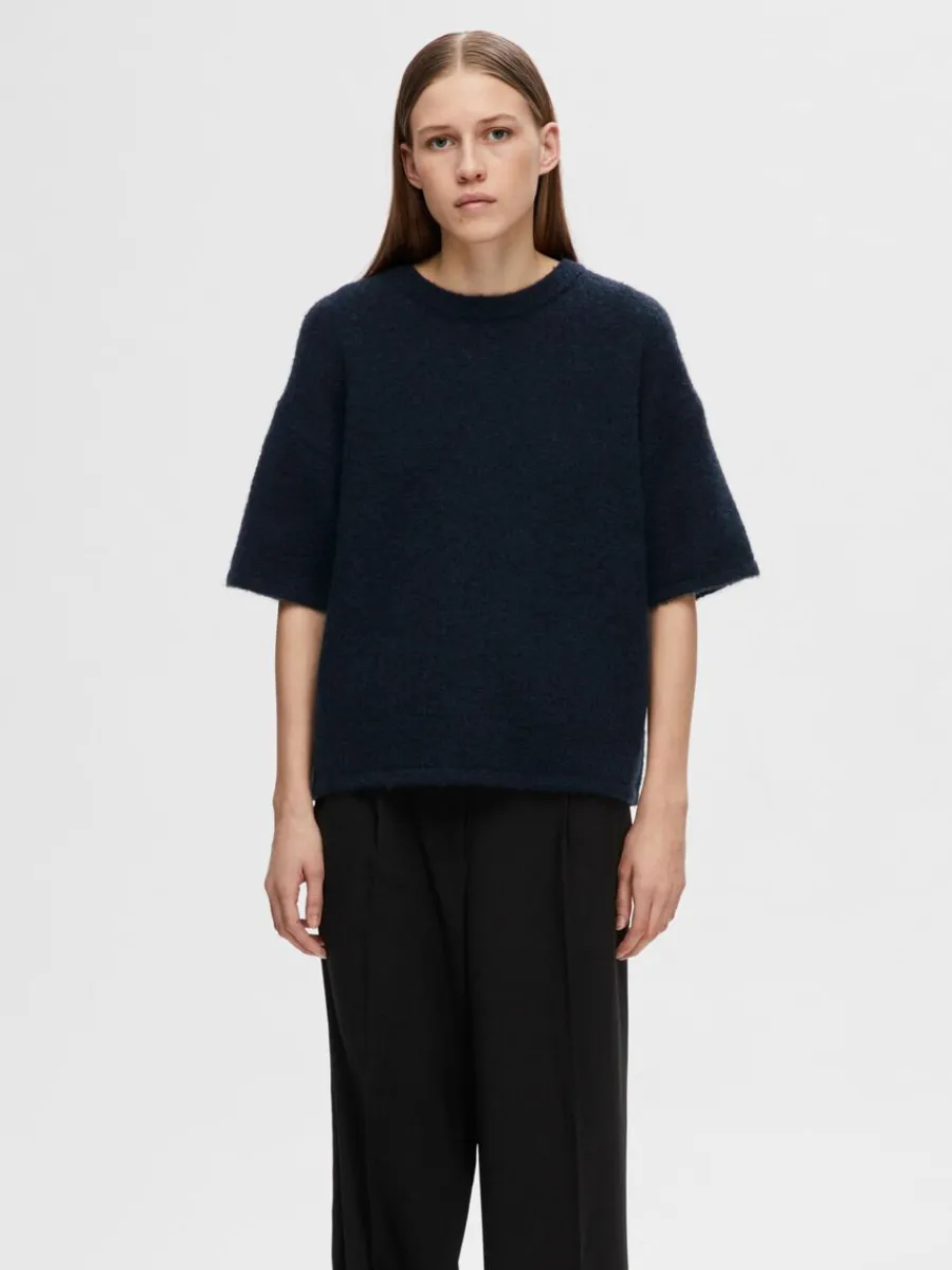 kortrmad_stickad_topp_0-7.webp SELECTED KORTÄRMAD STICKAD TOPP Blue Fashion