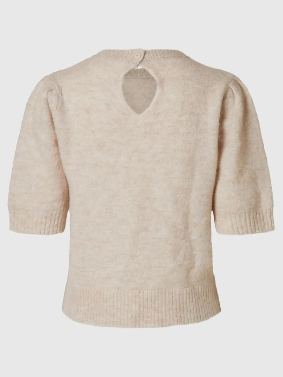 kortrmad_stickad_topp_6.webp SELECTED KORTÄRMAD STICKAD TOPP Beige Hot