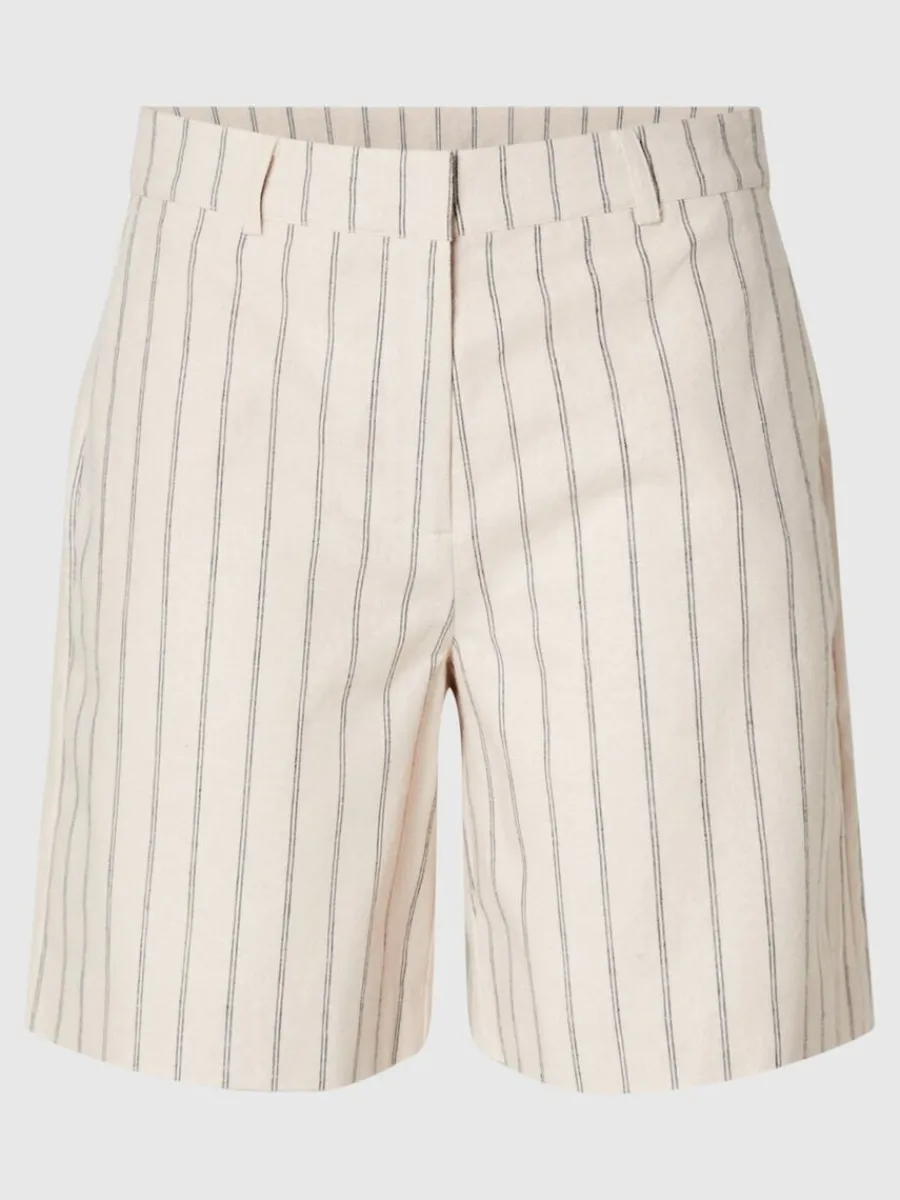 kritstrecksrandig_shorts_0.webp SELECTED KRITSTRECKSRANDIG SHORTS Beige New
