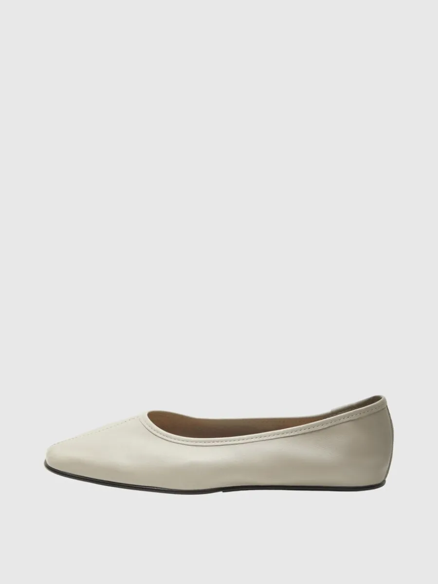ldersydd_ballerinaskor_0.webp SELECTED LÄDERSYDD BALLERINASKOR Beige Fashion