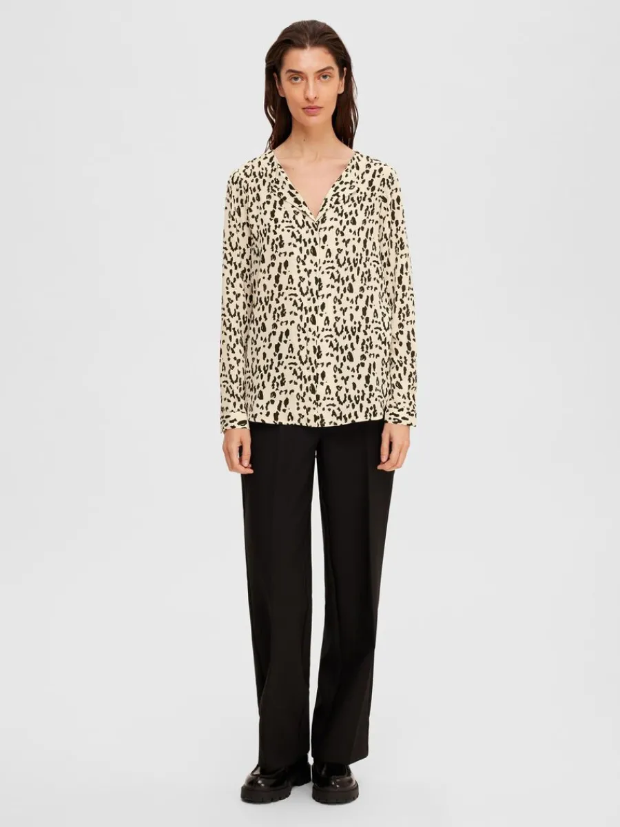 leopardtryck_skjorta_2.webp SELECTED LEOPARDTRYCK SKJORTA Beige Cheap