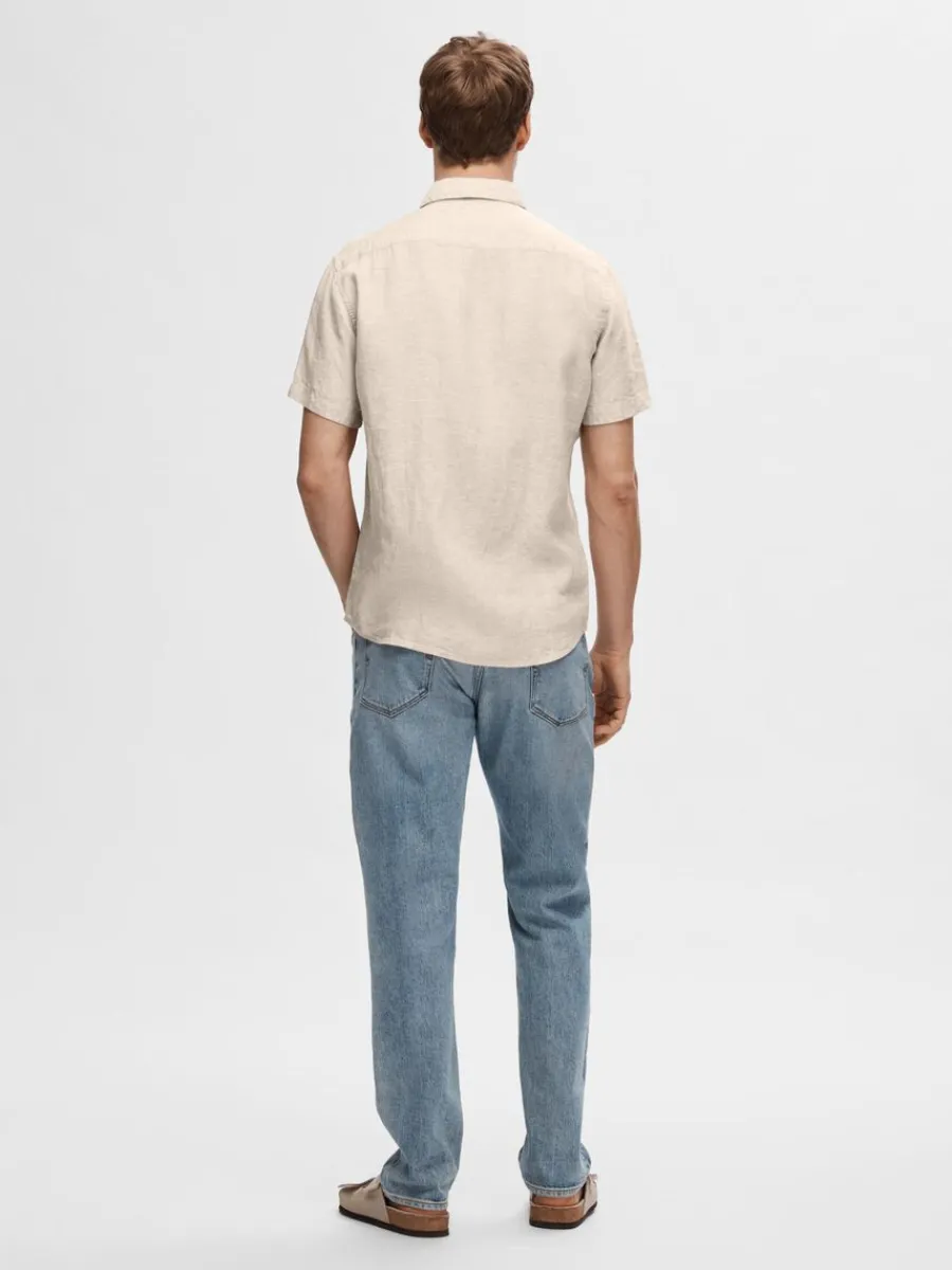 linne_kortrmad_skjorta_1.webp SELECTED 100% LINNE KORTÄRMAD SKJORTA Beige Flash Sale