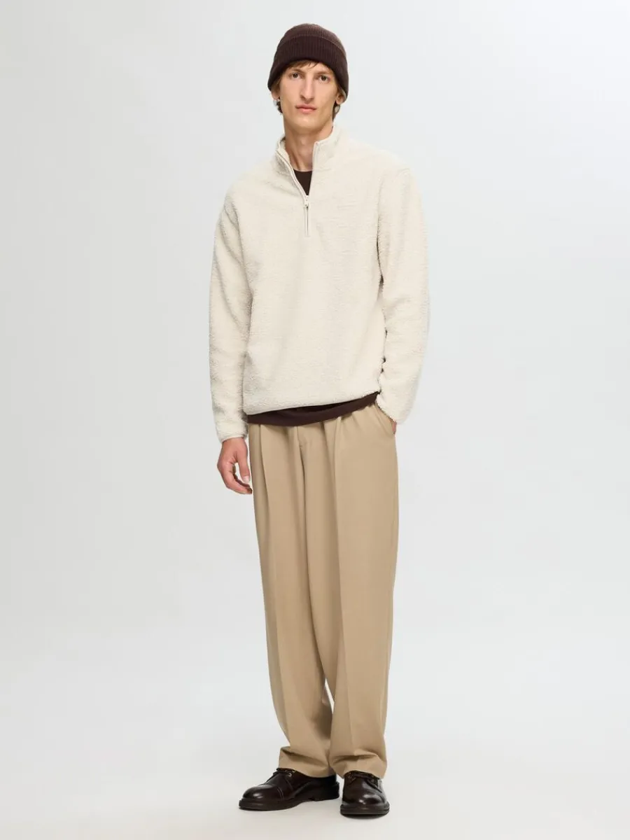 lnga_rmar_fleece_med_halv_1-1.webp SELECTED LÅNGA ÄRMAR FLEECE MED HALVLÅNGT BLIXTLÅS Beige New