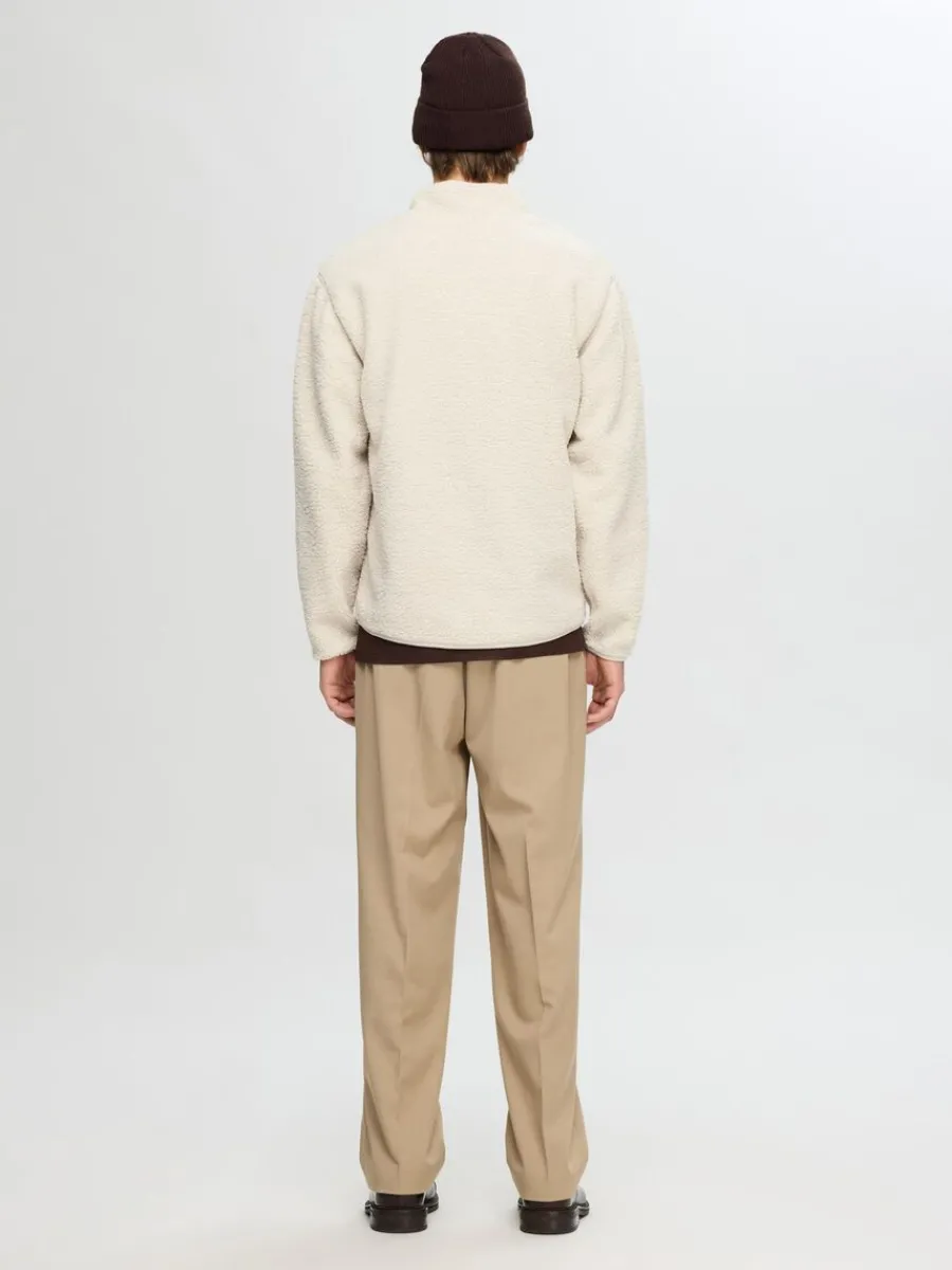 lnga_rmar_fleece_med_halv_5-1.webp SELECTED LÅNGA ÄRMAR FLEECE MED HALVLÅNGT BLIXTLÅS Beige New