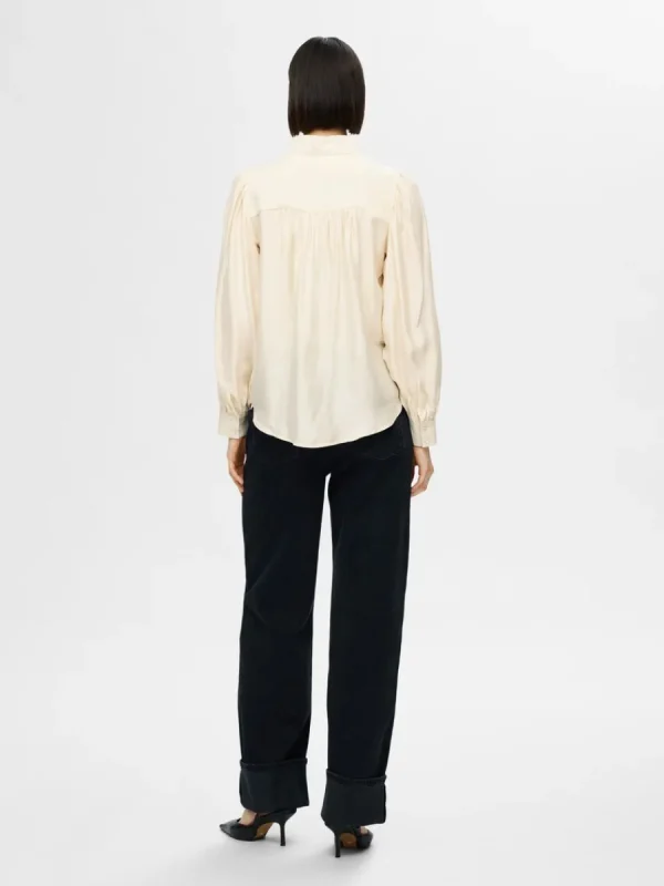 SELECTED LÅNGA ÄRMAR SATINSKJORTA Beige Store
