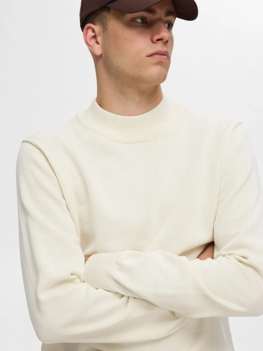 lnga_rmar_stickad_trja_2-13.webp SELECTED LÅNGA ÄRMAR STICKAD TRÖJA Beige Clearance