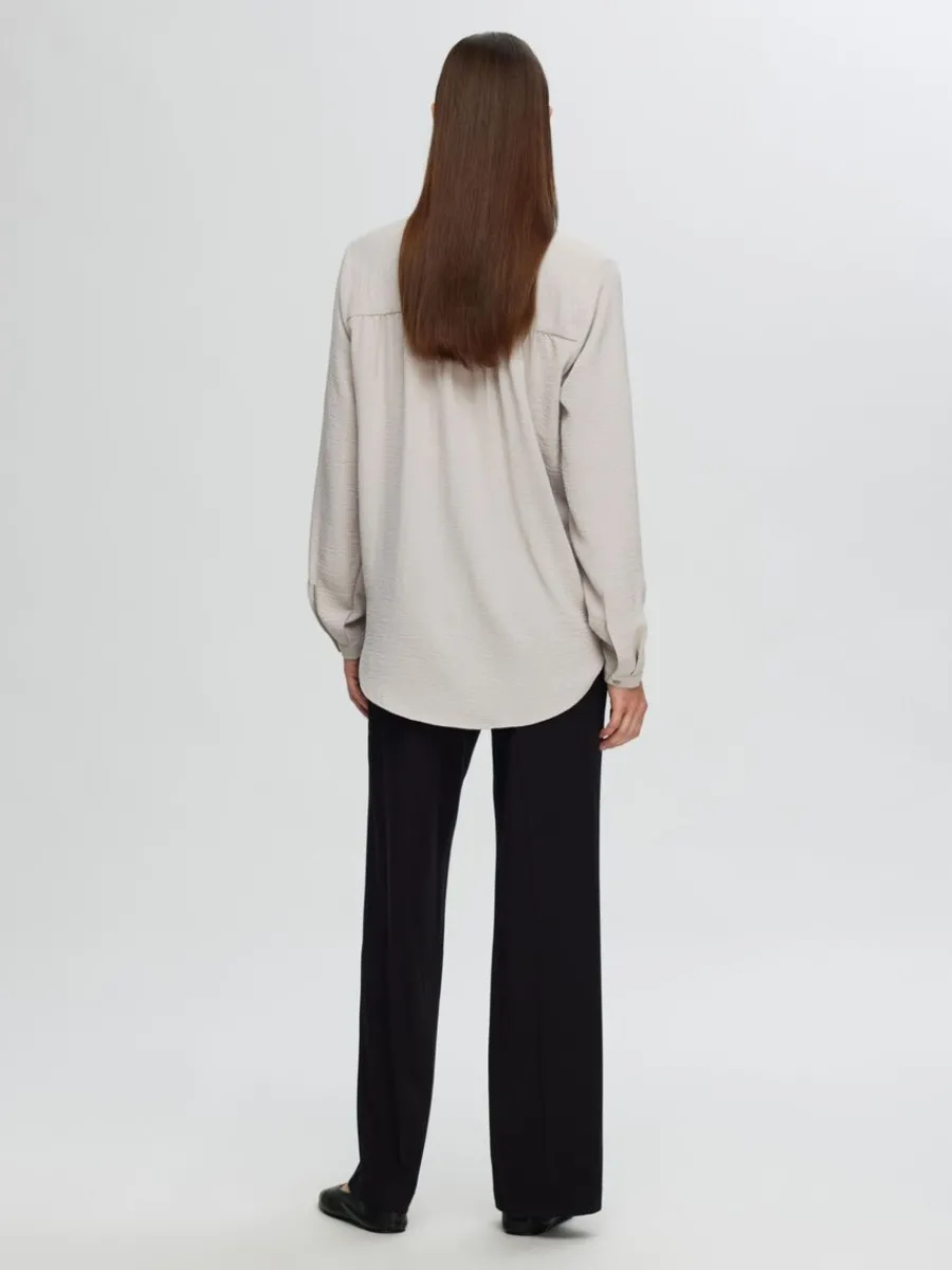 lngrmad_blus_4-3.webp SELECTED LÅNGÄRMAD BLUS Beige Shop