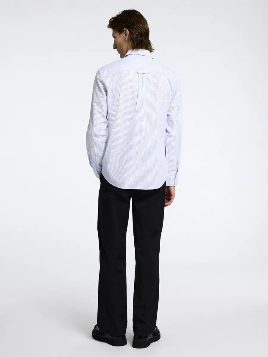 lngrmad_buttondownskjorta_1.webp SELECTED LÅNGÄRMAD BUTTON-DOWN-SKJORTA Blue Outlet