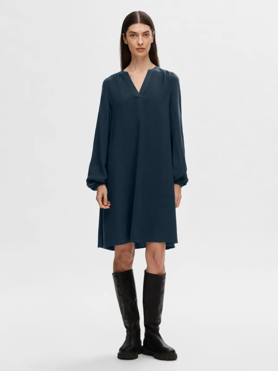 lngrmad_kort_klnning_1-2.webp SELECTED LÅNGÄRMAD KORT KLÄNNING Blue Cheap