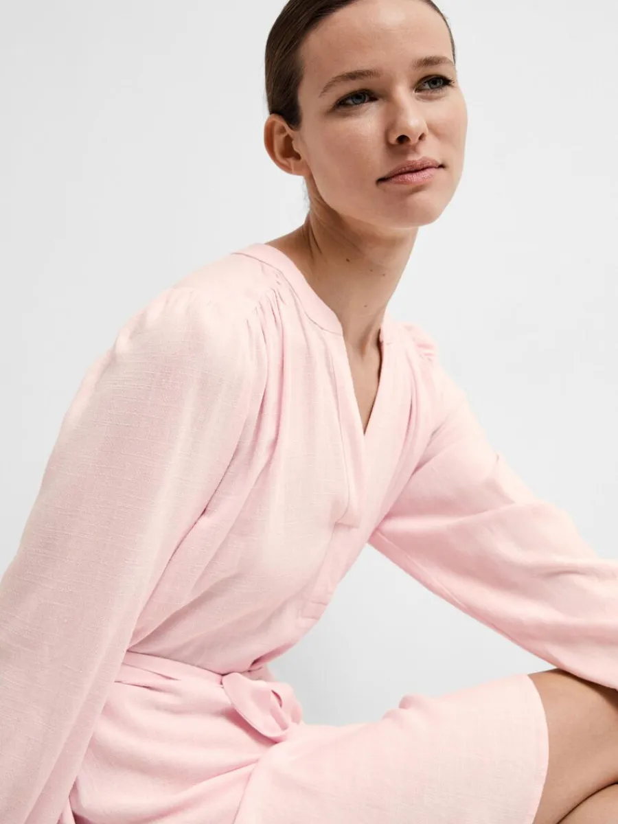 lngrmad_kort_klnning_2-4.webp SELECTED LÅNGÄRMAD KORT KLÄNNING Pink Best Sale