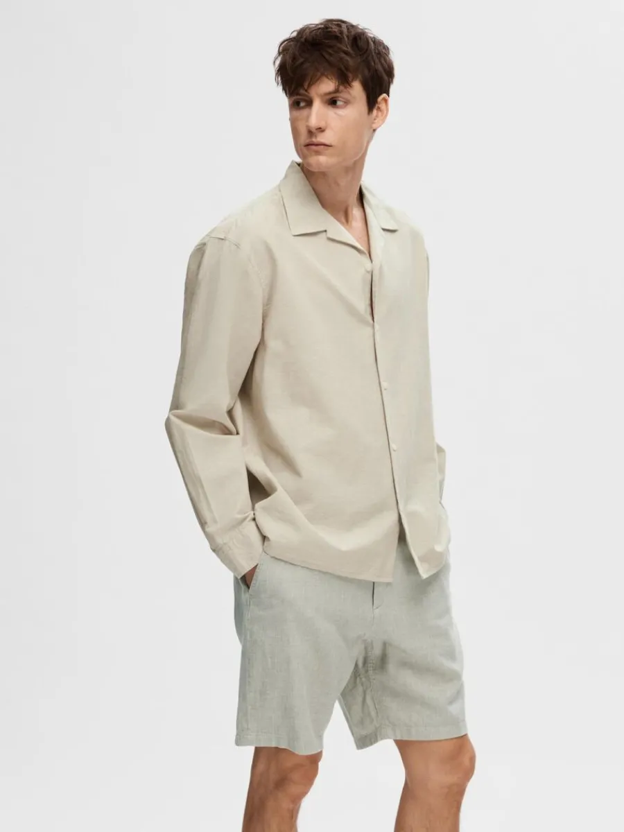 lngrmad_skjorta_0-12.webp SELECTED LÅNGÄRMAD SKJORTA Beige Store