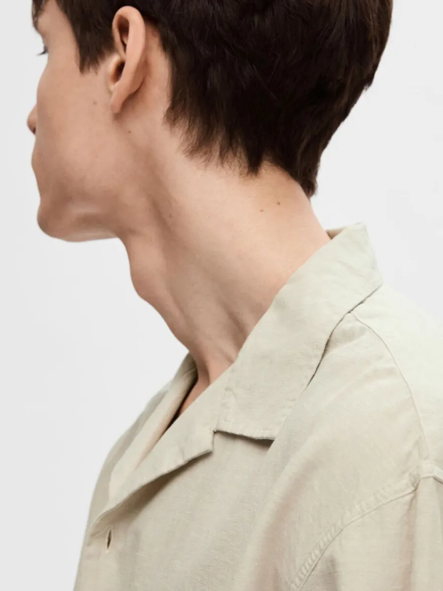 lngrmad_skjorta_5-10.webp SELECTED LÅNGÄRMAD SKJORTA Beige Store